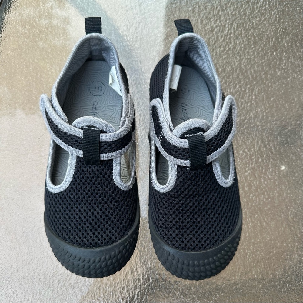 Cat & Jack Toddler Oscar Water Shoes Hook And Loop Black Grey Size 10